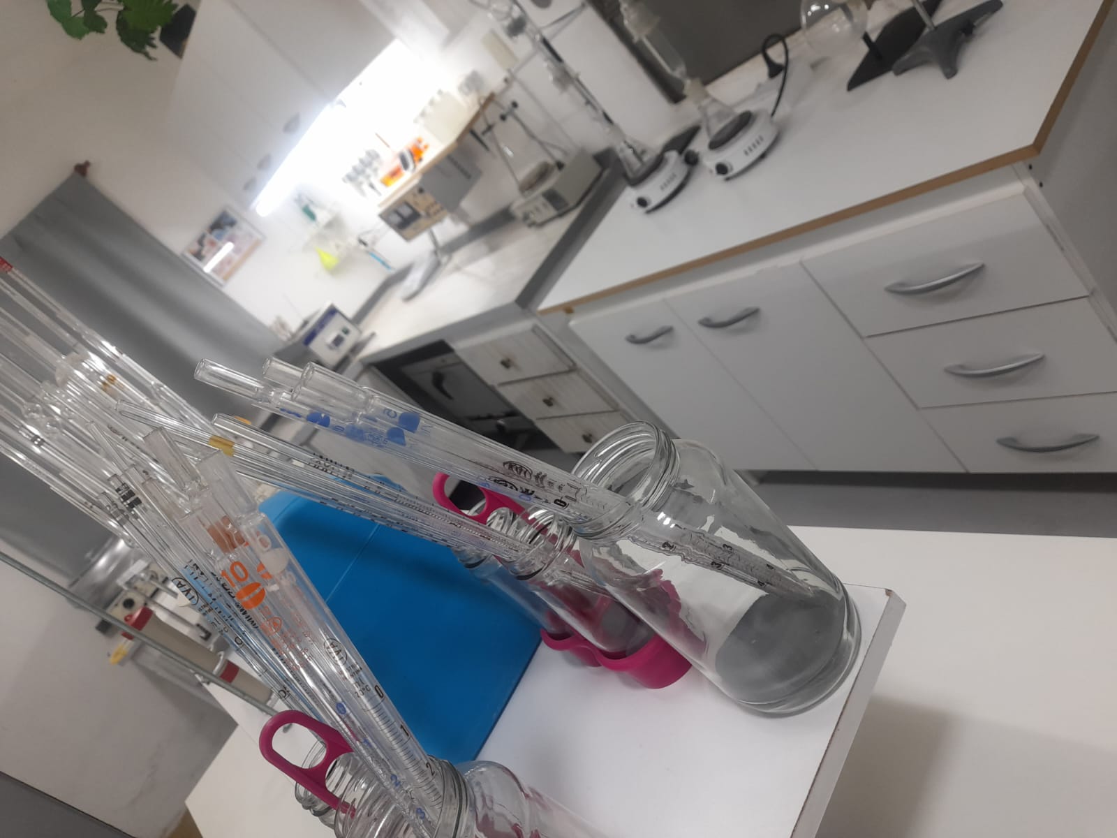Pipetas y cristalería